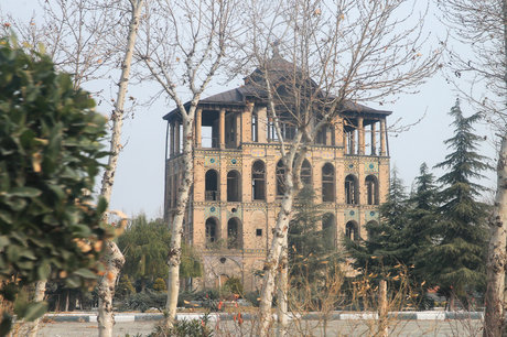 عمارت عشرت آباد